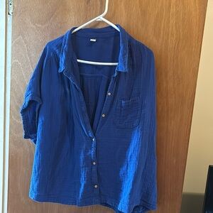 Shirt sleeve button down